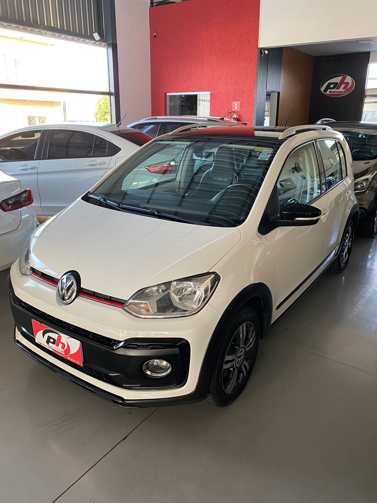 Volkswagen UP CROSS TSI Branco 2018 / 2019 Manual Flex 4 Portas